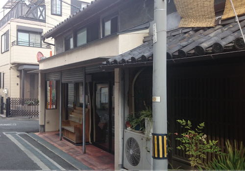 傷んだ屋根の補修とサッシの取り換え
