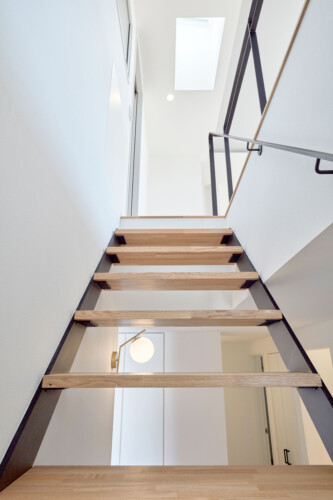 スケルトン階段